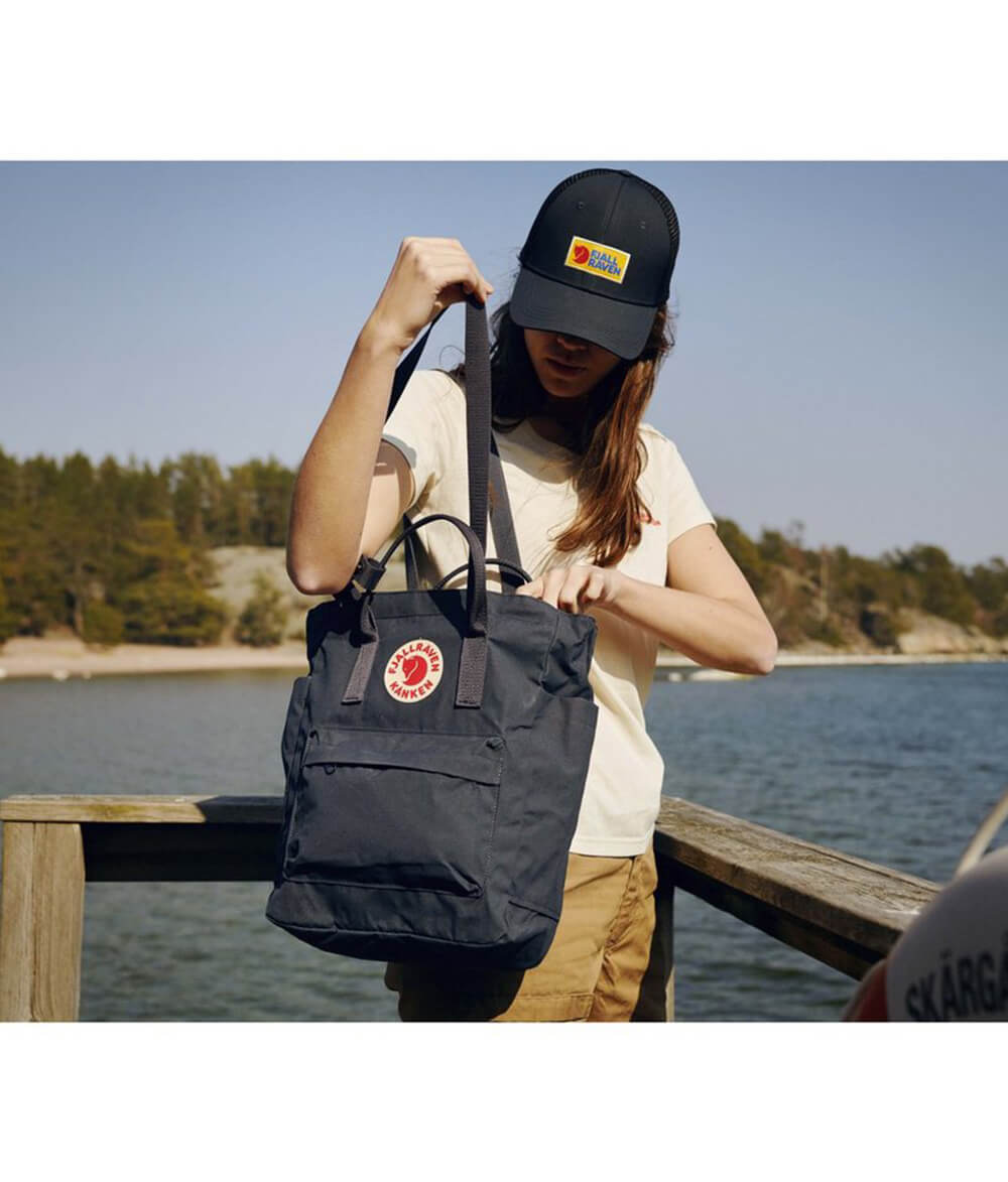 F23710021-Bolsa-Kånken-Totepack-Fog-7