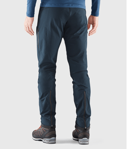 Calca-masculina-bergtagen-stretch-black-F87401-F550_5