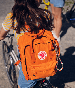 Mochila-kanken-laptop-17-cobalt-blue-F23525-F571_9