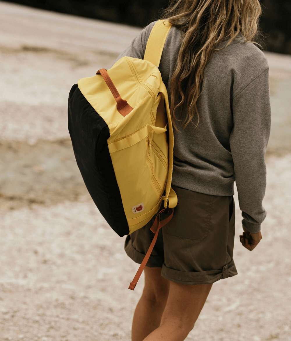 Duffel-high-coast-36-mellow-yellow-F23200254-F130_8