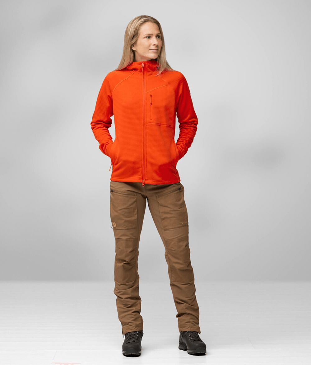 Abisko_Grid_Fleece_Hoodie_W_14600184-214_C_MODEL_FJR.png