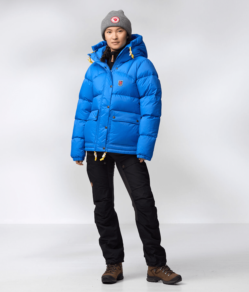 Expedition_Down_Lite_Jacket_W_89995-525_C_MODEL_FJR.png