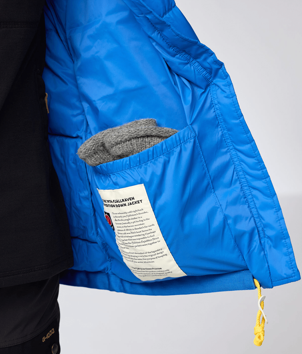 Expedition_Down_Lite_Jacket_W_89995-525_O_MODEL_FJR.png