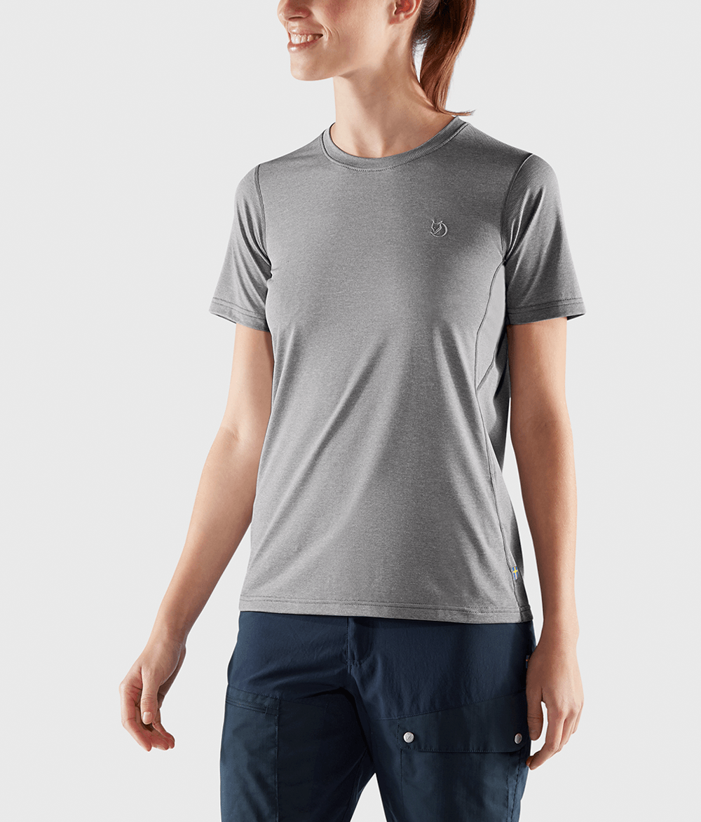 camiseta-feminina-abisko-day-hike-F84106-1.png