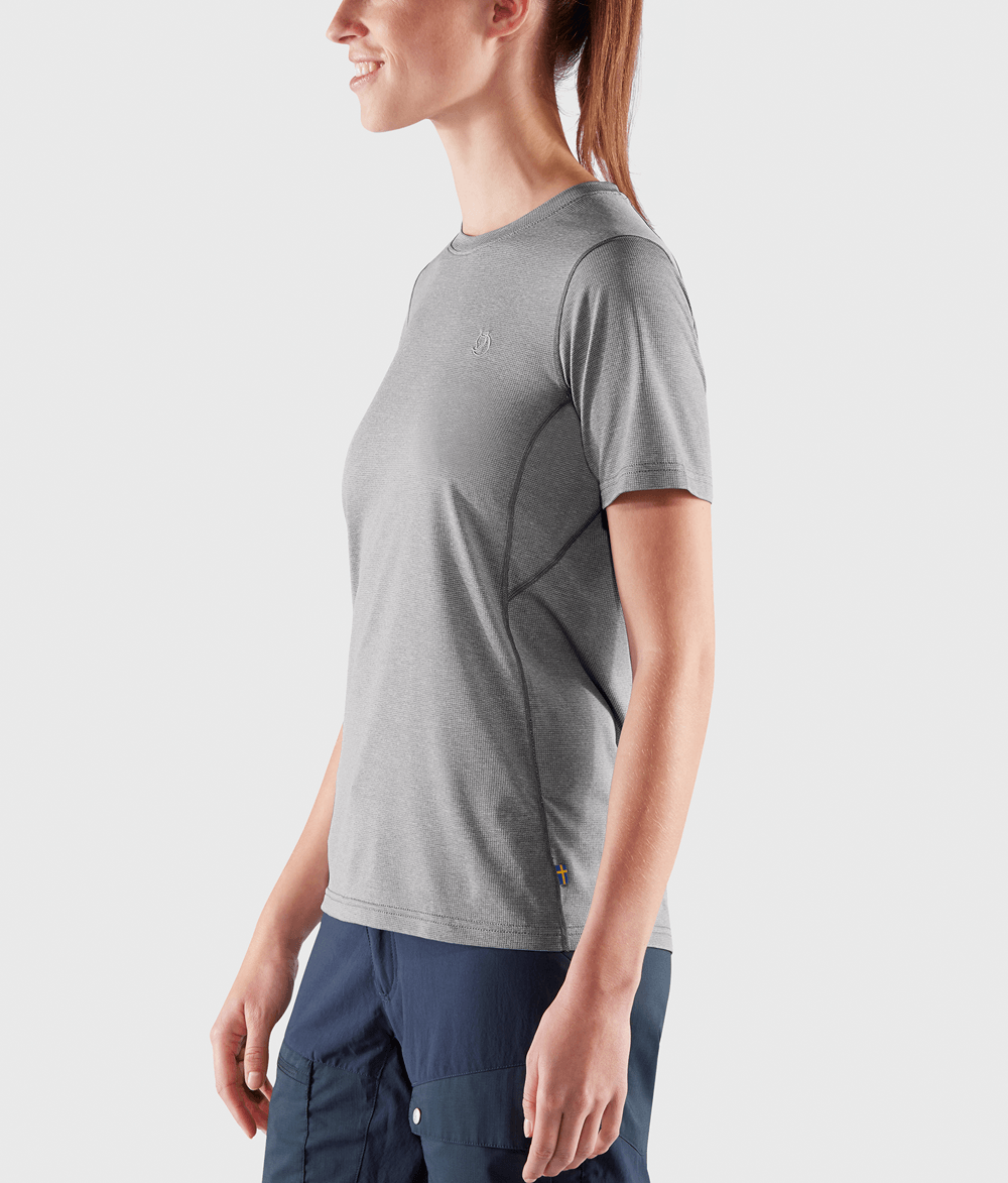 camiseta-feminina-abisko-day-hike-F84106-2.png